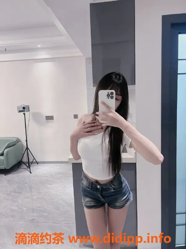 东莞楼凤-可可 20岁 164cm 84斤 34C 定制服务