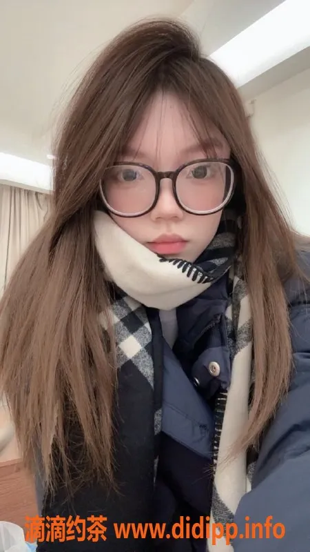 上海楼凤资源信息,长宁小礼物，160厘米嫩妹，1200元45分钟