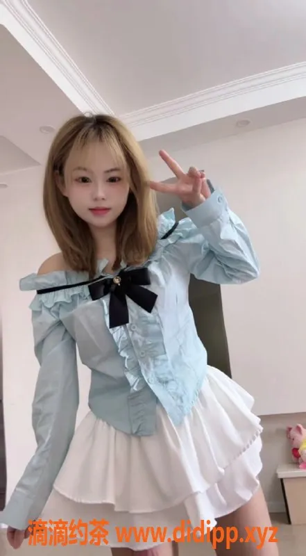 重庆楼凤资源信息,重庆渝北椰泡，19岁159cm C+胸，服务多样