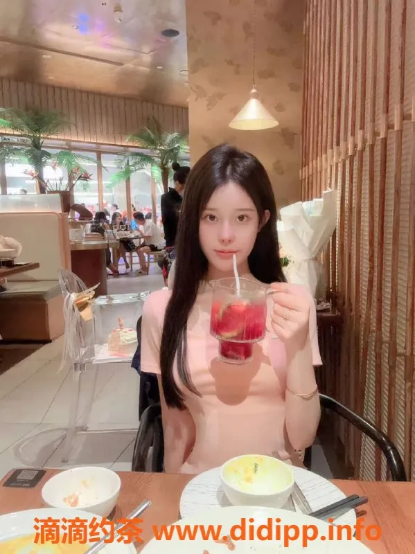 深圳楼凤资源信息,深圳龙华高颜艺名小姐，1288起，体验女友感服务