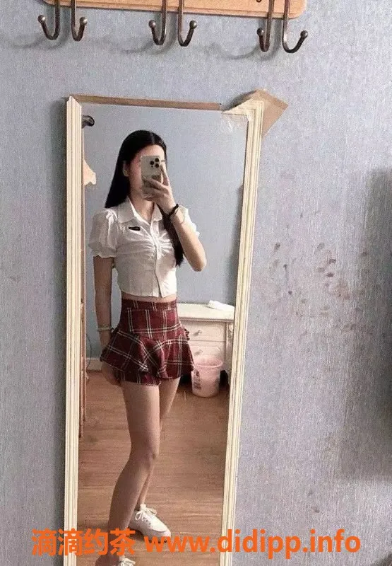 重庆楼凤资源信息,重庆琪琪，19岁双重享受，169cm 95斤