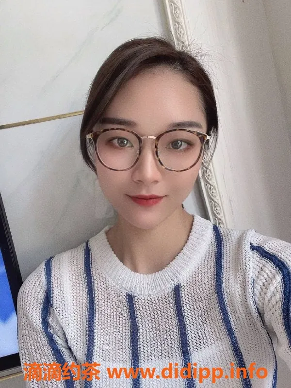 深圳楼凤-龙岗欧可儿，720p 1300pp，制服丝袜服务