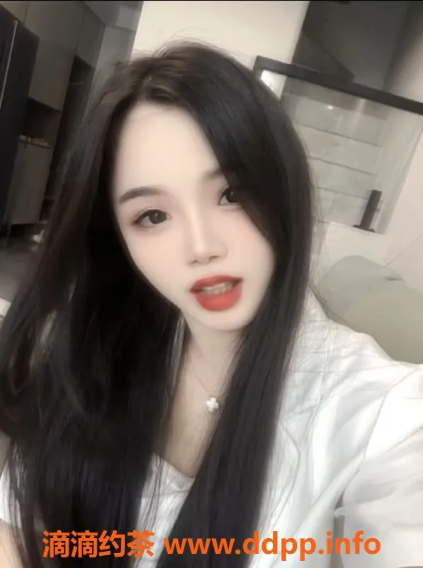 重庆楼凤-南坪柳岩22岁168cm C杯热情服务