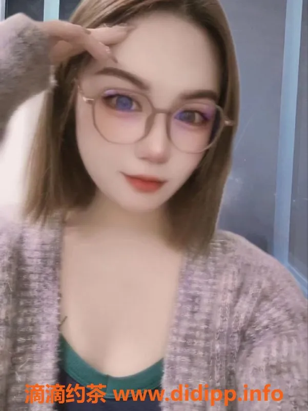 杭州楼凤-拱墅区文艺气质雯雯在校兼职妹妹