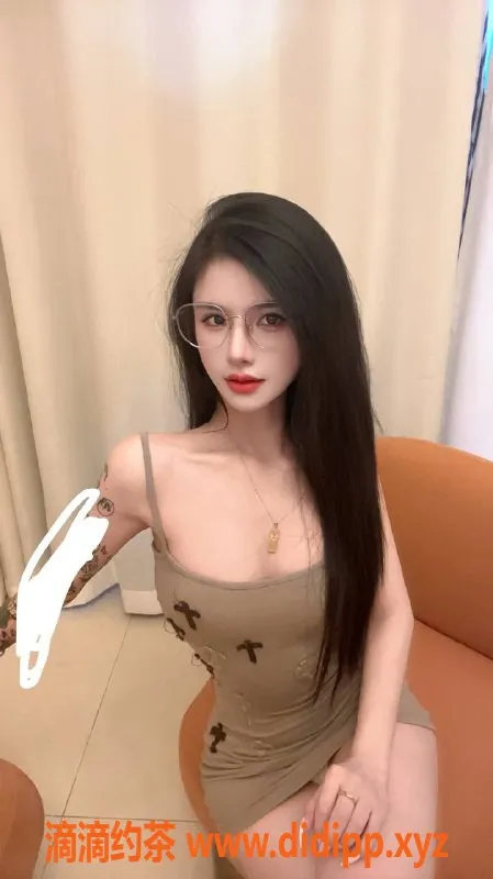 重庆楼凤-重庆海豚，21岁160cm，身材诱人，价位亲民