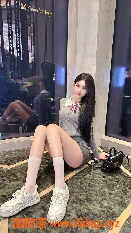 成都楼凤-成华区君君，嫩妹车，课时费7p