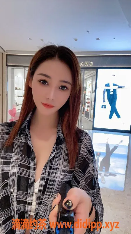 厦门楼凤-东坪花园蕾蕾姐妹花，双飞服务，尽享舌吻体验