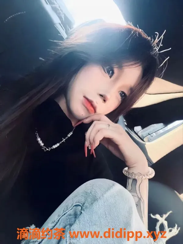 武汉楼凤-东湖思诺，身高165，胸围94，超高颜值