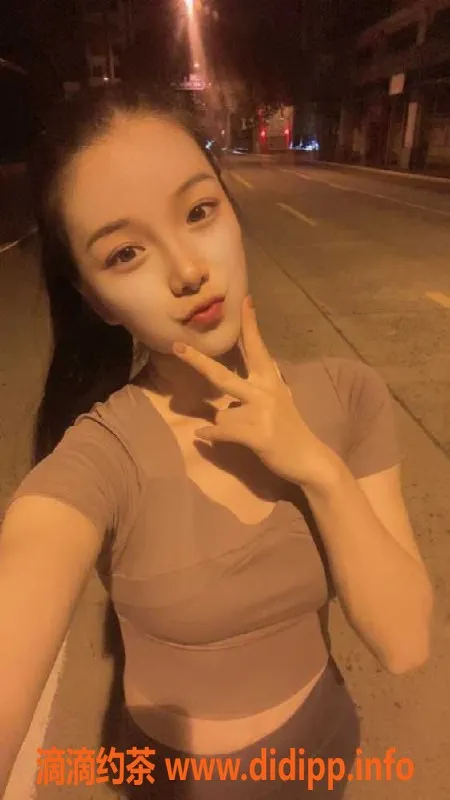 广州楼凤-广州白云嘉禾望岗小野猫，21岁，165cm，500米服务