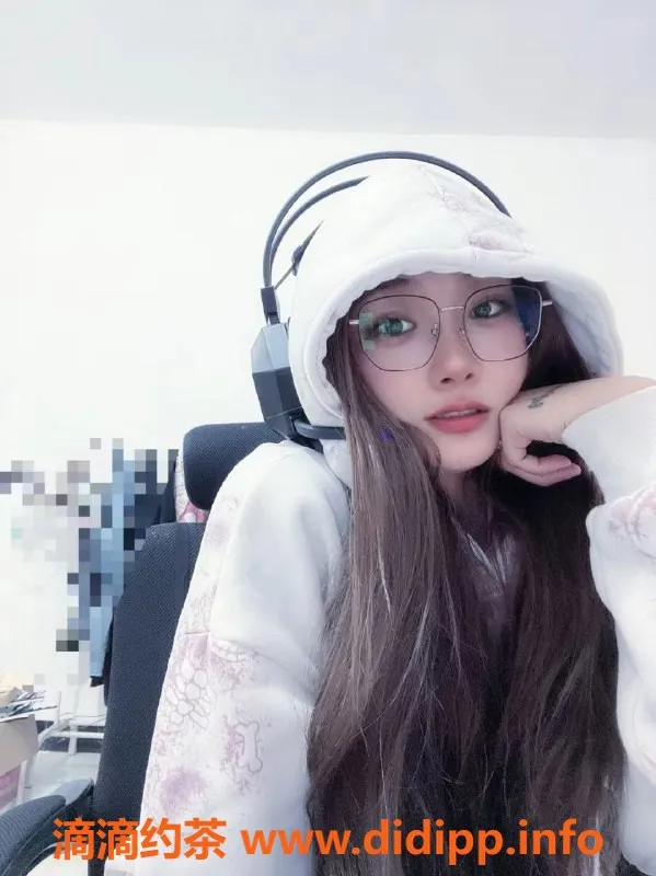 杭州楼凤-上城表妹，168cm、53kg，激情多样服务等你来体验