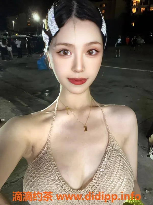 深圳楼凤资源信息,深圳福田小彤，长腿大胸，服务超值！