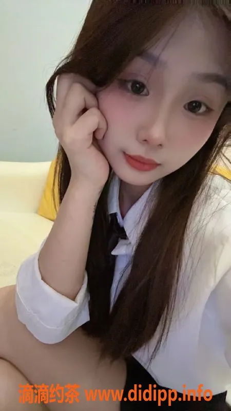 重庆楼凤资源信息,重庆渝北回兴莹莹妍妍双飞服务，课费8米起