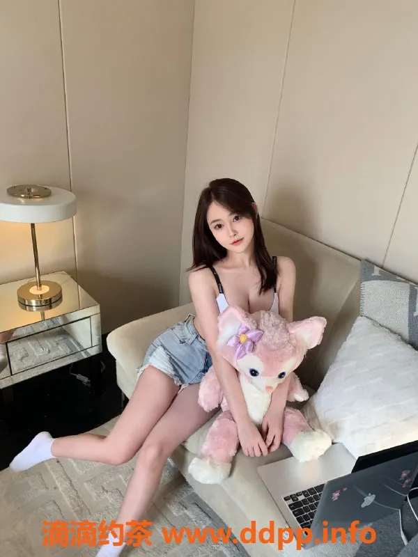 深圳楼凤资源信息,南山忆禾，休息中，姐妹们快来约！