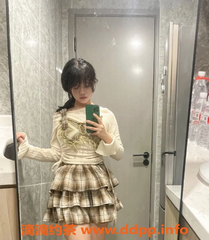 深圳楼凤-宝安栗子，06年小姑娘，700元超值服务