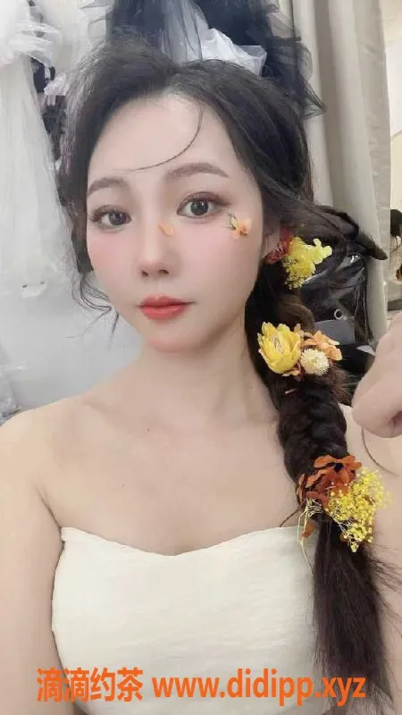 广州楼凤-广州白云刚下海小丽，22岁身高160，服务私密