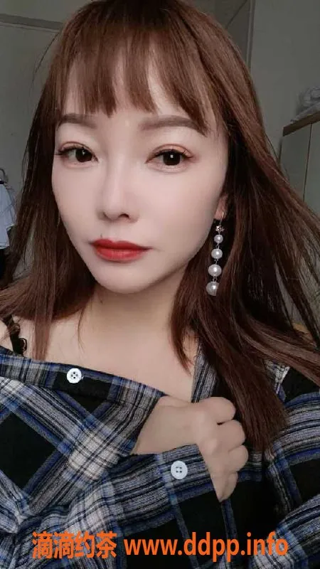 广州楼凤-广州大石美人痣少妇VV，34岁156cm，超值服务！