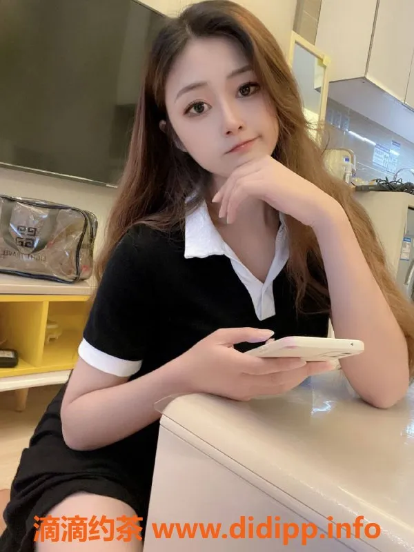 成都楼凤-高新区御姐馨怡，课时费6p，体验感满分！