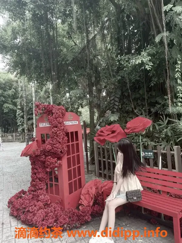 深圳楼凤资源信息,龙华嫩妹萱萱，撩人课费仅P800