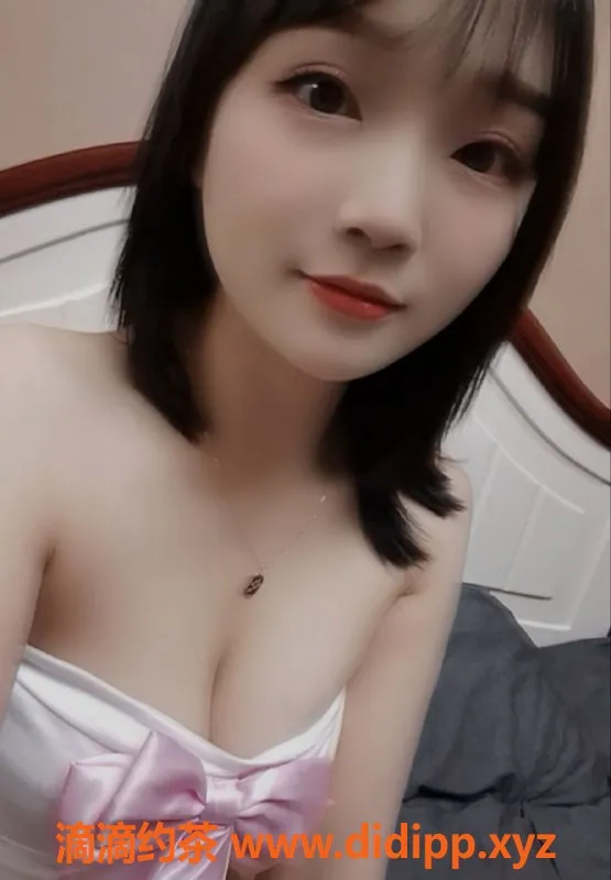 重庆楼凤-重庆江北柚柚，23岁身高163，诱惑体验仅需5米