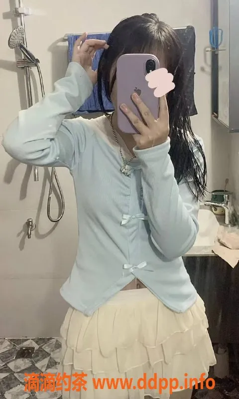 上海楼凤-徐汇小小，嫩妹制服诱惑，700元40分