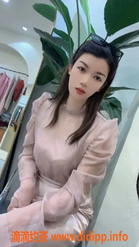 广州楼凤资源信息,广州白云新人小金，身高163cm，诱惑36C