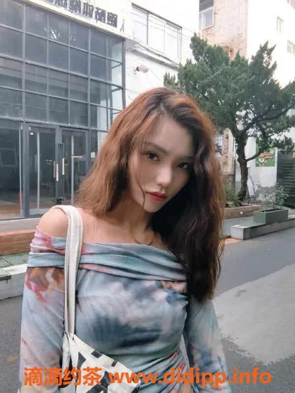 北京楼凤-通州米可 700起 制服诱惑 浴室调情