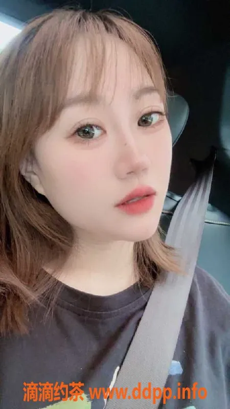 广州楼凤-黄埔肤白大奶小白，26岁热情服务