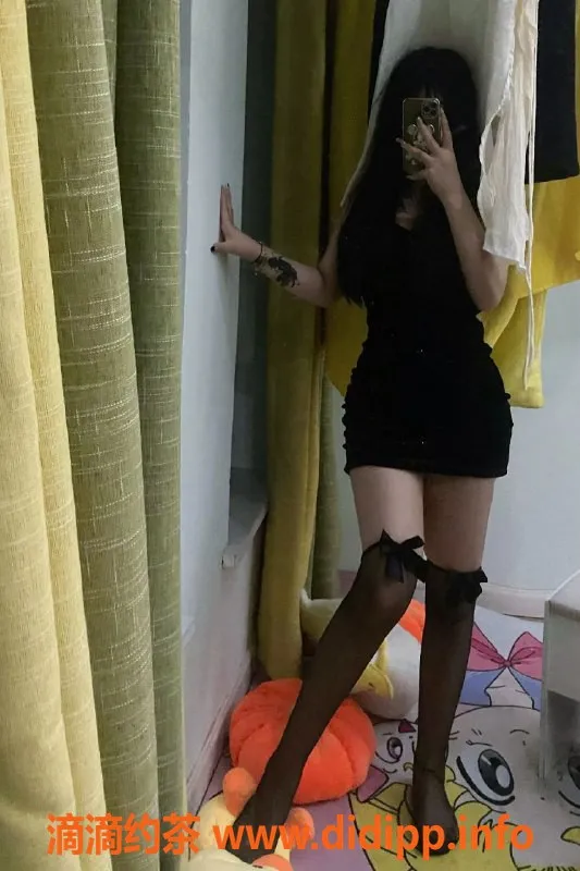 成都楼凤资源信息,成都18岁贞贞，156cm、100斤，500元嫩妹服务