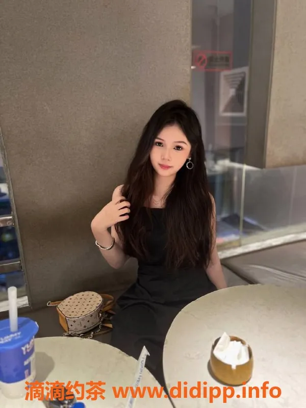 厦门楼凤资源信息,嫩妹林可怡，05年，身材诱人，电报预约