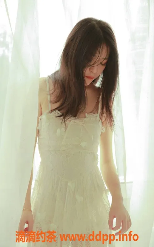 北京楼凤资源信息,朝阳望京琪琪 1000元起 无套吹鸳鸯浴服务