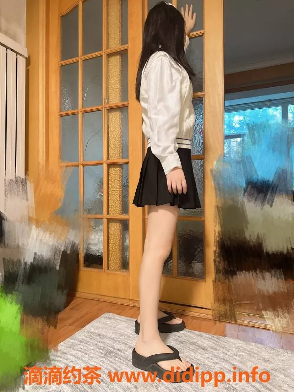 北京楼凤-朝阳望京琪琪 1000元起 无套吹鸳鸯浴服务