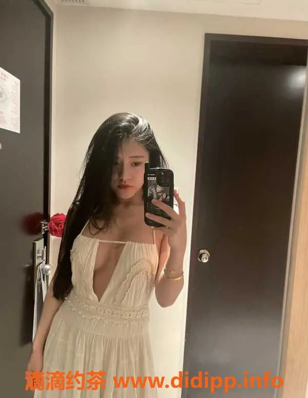 广州楼凤-广州白云大奶御姐欣欣，27岁，166cm，轻松体验！