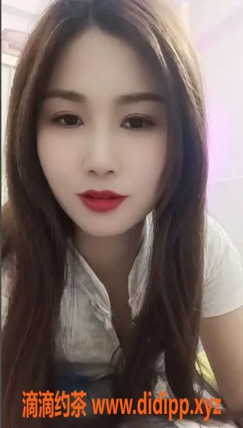 广州楼凤-天河性感小芳，26岁，400元45分钟服务