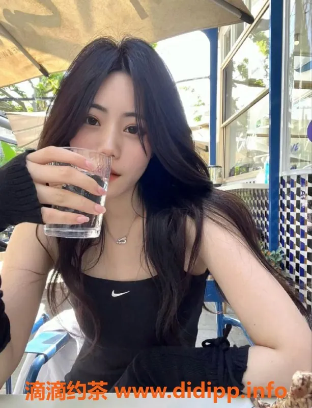 上海楼凤-闵行嫩妹叶若雨，18岁34B制服诱惑