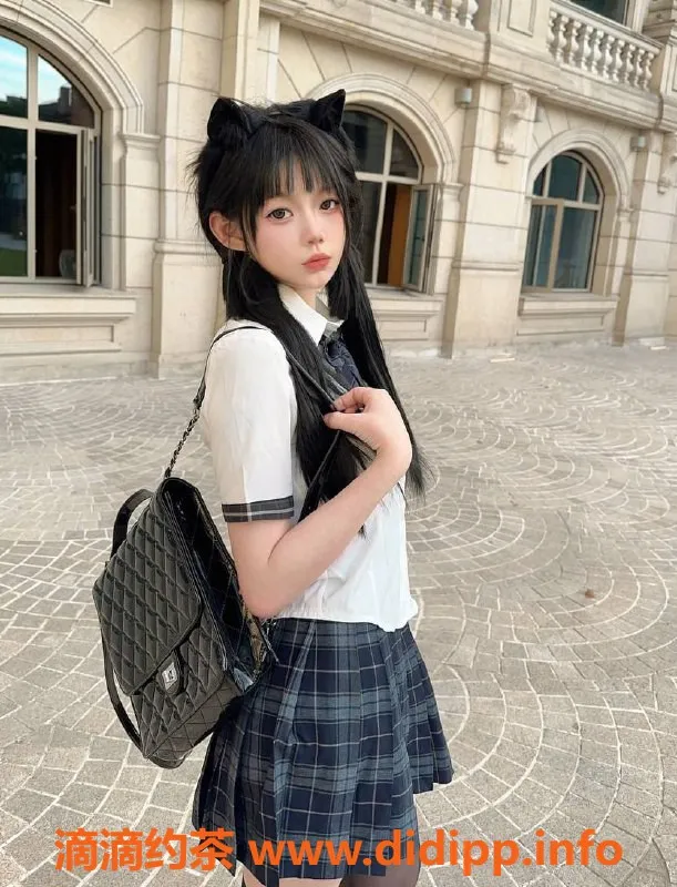 上海楼凤-徐汇文文，168cm B罩杯，1200元60分钟服务