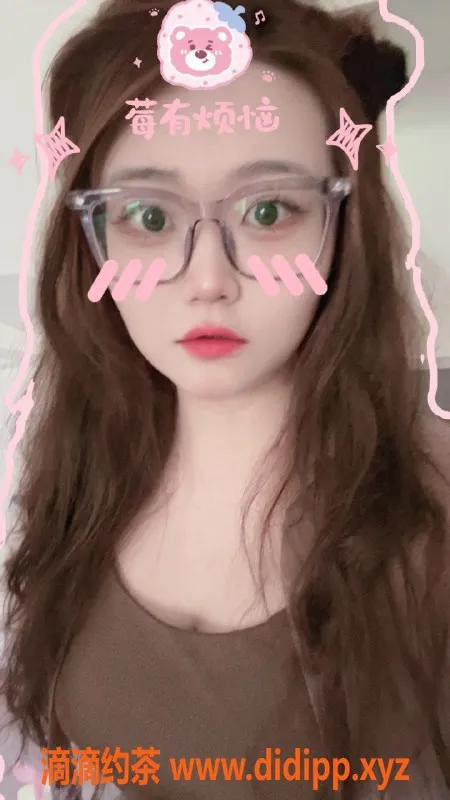 北京楼凤资源信息,朝阳丹青巨乳美女，超值服务只需15张p！