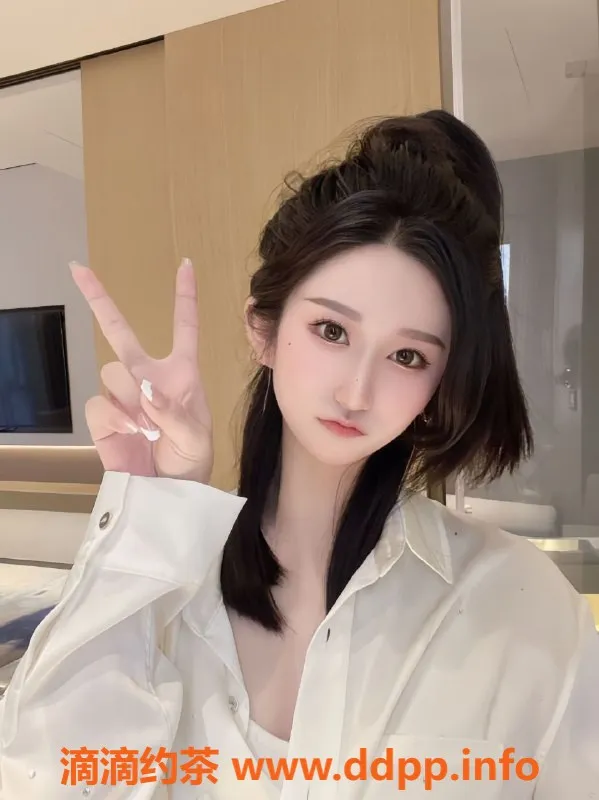 杭州上门服务-上城区大学生白茹雪，172CM超白粉C罩，1200起
