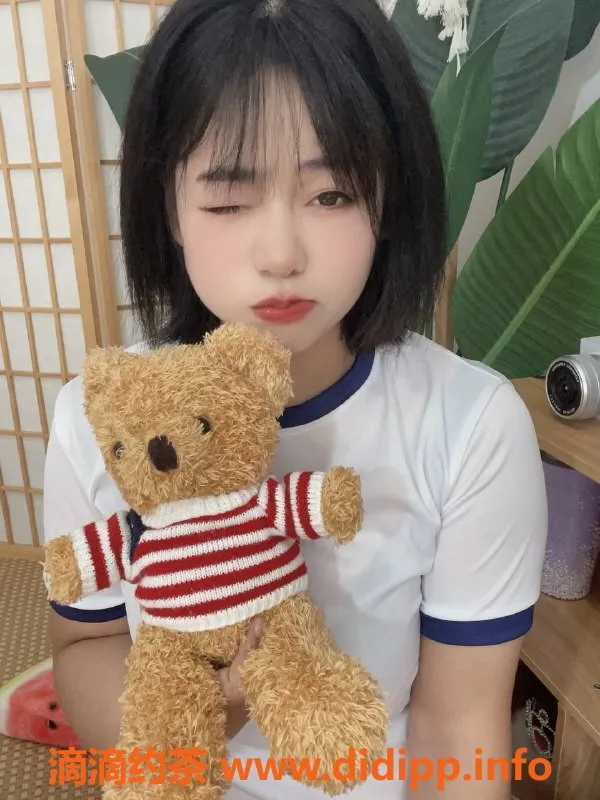 杭州楼凤-拱墅区24岁宝儿，162身高36C，价格实惠