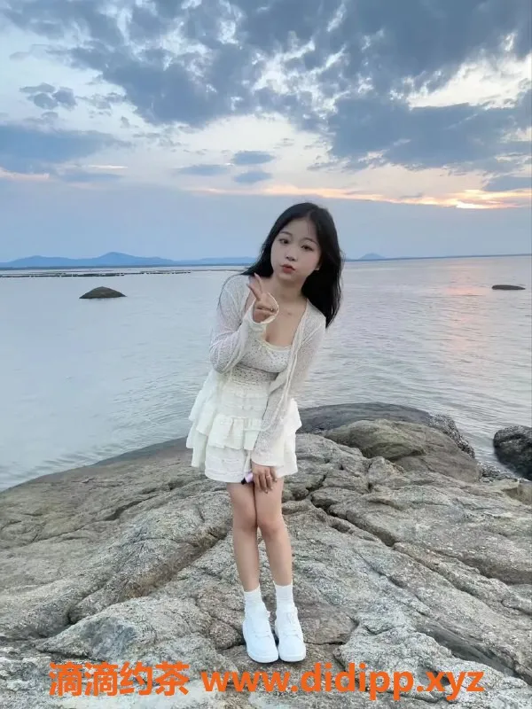 深圳楼凤资源信息,龙岗泡泡，900p私密服务，甜美享受等你来