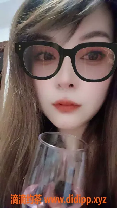 广州楼凤资源信息,广州白云大胸姐晓丽 31岁 36D 4米起