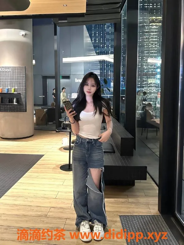 佛山楼凤-三水钱钱：35岁 大波御姐 颜值与服务并存