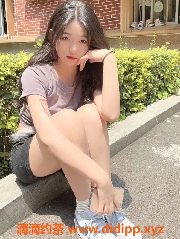 上海楼凤-普陀柒柒，165身高C罩杯，1300起