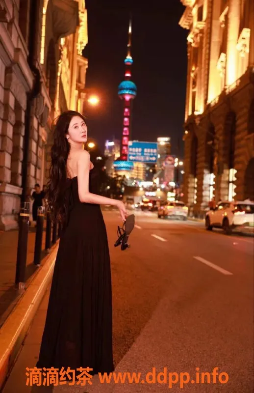 深圳楼凤-龙华御姐雪莉，体验五百胸推服务