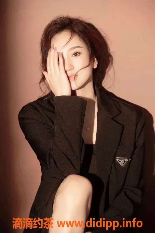 西安楼凤-雁塔区27岁嫩妹珂珂，165cm C罩杯 激情服务