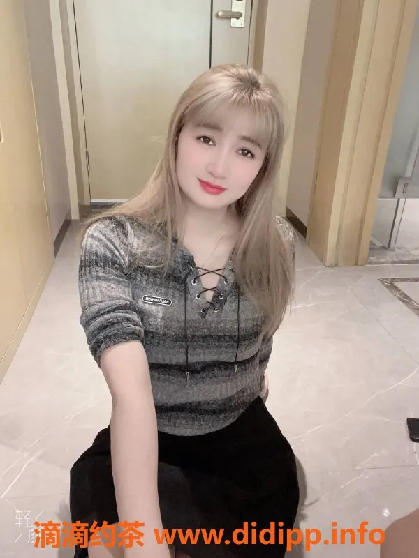 深圳楼凤-龙岗微微老师，体验深喉口爆服务仅需600