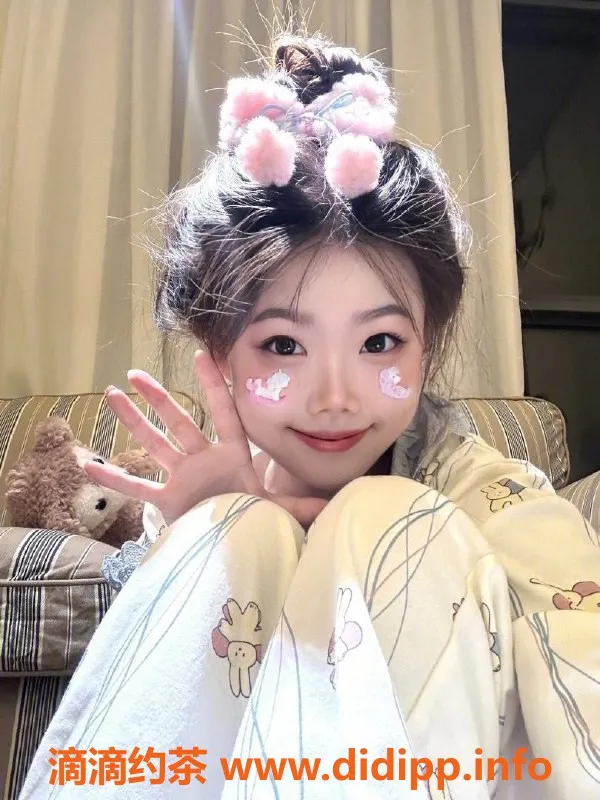 上海楼凤-静安叛逆少女 18岁 165cm 600元/40分