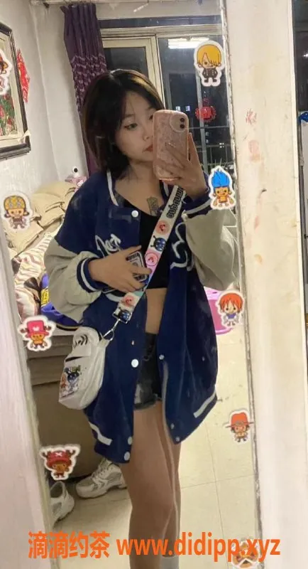 上海楼凤-静安叛逆少女 18岁 165cm 600元/40分