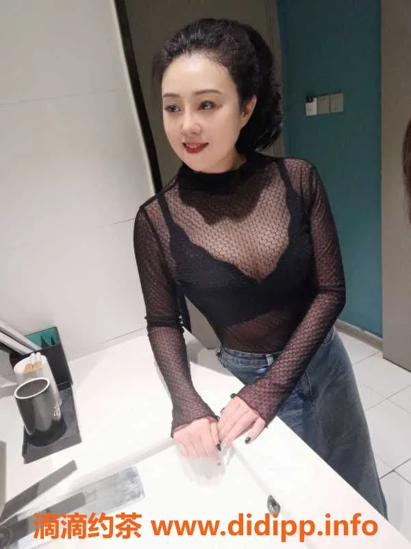 深圳楼凤资源信息,深圳龙岗风骚师姐小艺，33岁，胸围36D，超值400元全套