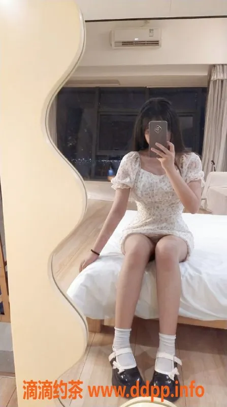 厦门楼凤-集美区双飞嫩妹小遇思思，包夜25张