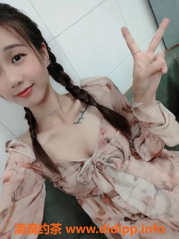 广州楼凤-广州荔湾沐沐，22岁大长腿车模来袭